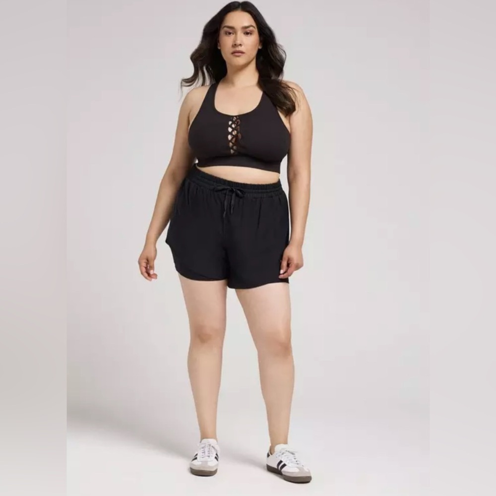 Torrid NWOT TRU Performance Core 2fer Active Short